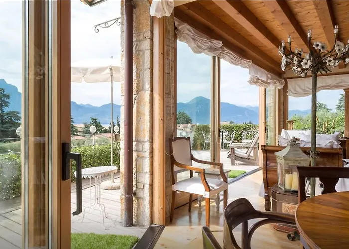 Casa Antichita Вилла Торри-дель-Бенако